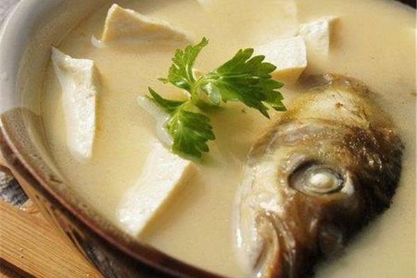 扁桃体发炎可以喝鱼汤吗